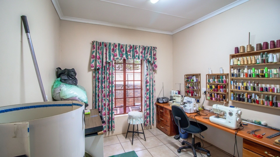 4 Bedroom Property for Sale in Olifantsnek North West